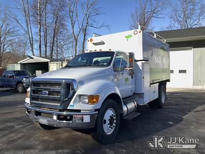 2011 Ford F750 Chipper Dump Truck