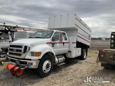 2015 Ford F-750 Extended-Cab Chipper Dump Truck