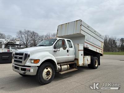 2015 Ford F750 Chipper Dump Truck