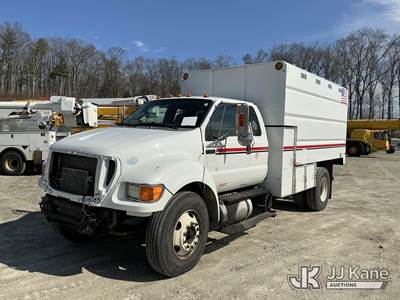 2015 Ford F-750 Extended-Cab Chipper Dump Truck