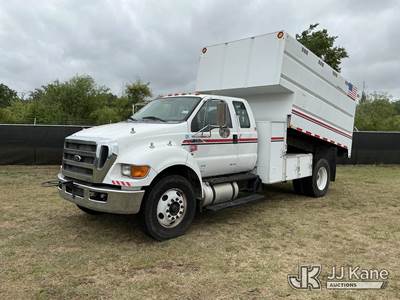 2015 Ford F-750 Chipper Dump Truck
