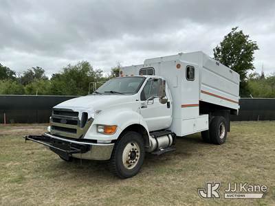 2015 Ford F-750 Chipper Dump Truck