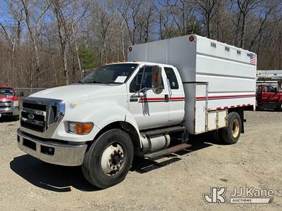 2015 Ford F-750 Extended-Cab Chipper Dump Truck