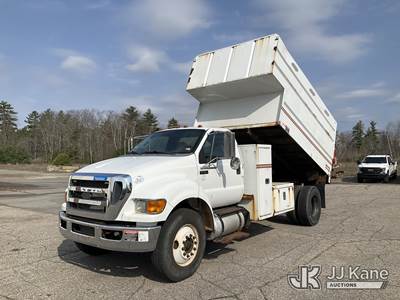 2015 Ford F-750 Regular Cab 2WD DRW Chipper Dump Truck