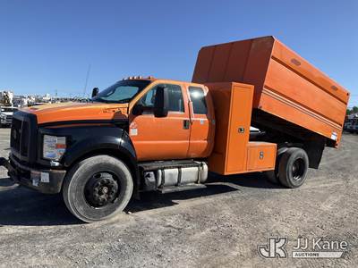 2016 Ford F-750 Extended-Cab Chipper Dump Truck
