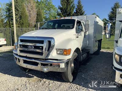 2015 Ford F-750 SuperCab 2WD DRW Chipper Dump Truck