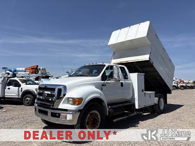 2011 Ford F-750 Super Duty Extended-Cab Chipper Dump Truck
