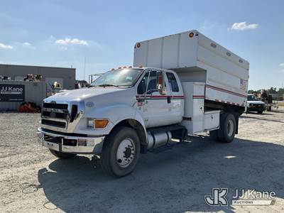 2015 Ford F-750 Extended-Cab Chipper Dump Truck