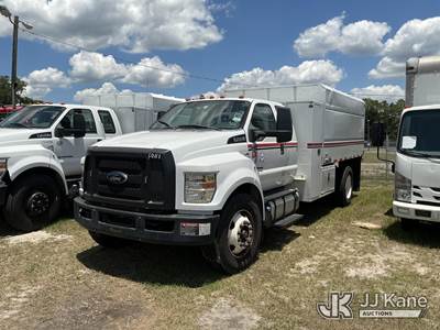 2018 Ford F-750 Extended-Cab Chipper Dump Truck