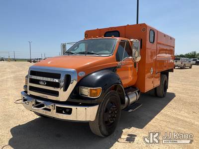 2015 Ford F-750 Chipper Dump Truck
