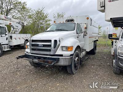 2011 Ford F-750 Regular Cab 2WD DRW Chipper Dump Truck