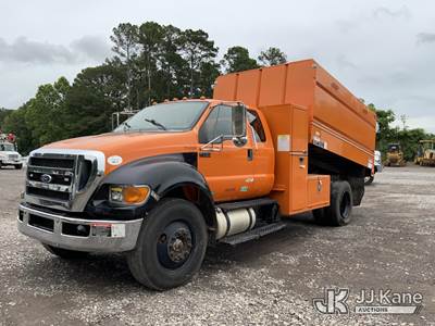 2015 Ford F-750 Extended-Cab Chipper Dump Truck