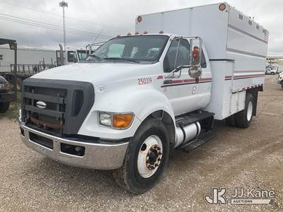 2015 Ford F-750 Chipper Dump Truck