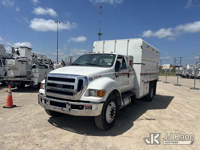 2015 Ford F-750 Extended-Cab Chipper Dump Truck