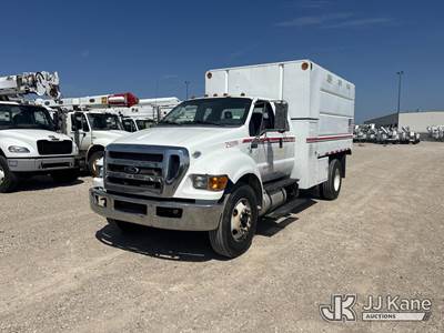2015 Ford F-750 Extended-Cab Chipper Dump Truck