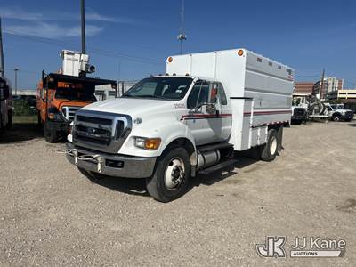 2015 Ford F-750 Extended-Cab Chipper Dump Truck