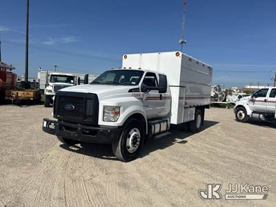 2017 Ford F-750 Extended-Cab Chipper Dump Truck
