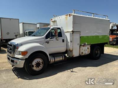 2011 Ford F750 Chipper Dump Truck