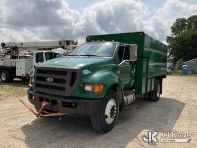 2015 Ford F-750 Regular Cab DRW Chipper Dump Truck