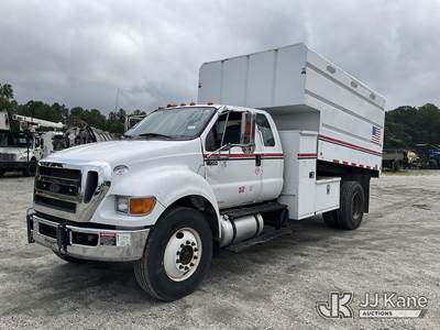 2015 Ford F750 Extended-Cab Chipper Dump Truck