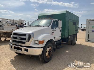 2005 Ford F-750 Chipper Dump Truck
