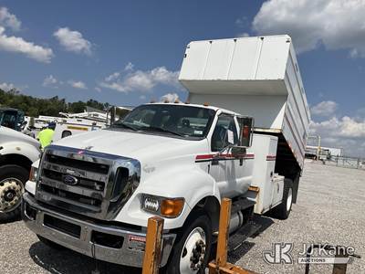 2015 Ford F750 Extended-Cab Chipper Dump Truck