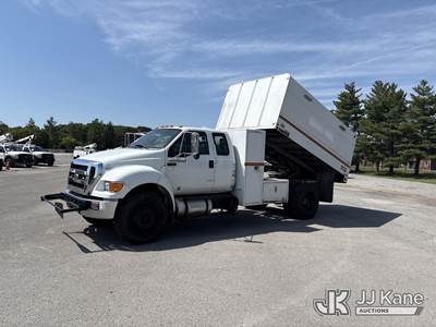 2015 Ford F-750 Extended-Cab Chipper Dump Truck