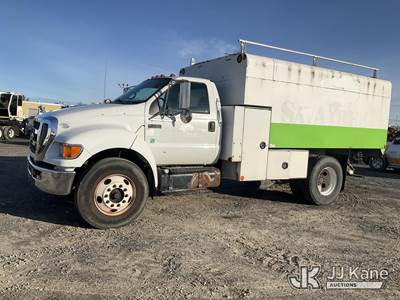 2008 Ford F-750 Chipper Dump Truck