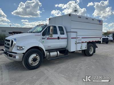 2015 Ford F750 Chipper Dump Truck