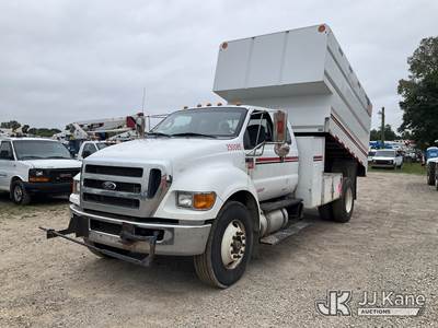 2015 Ford F750 Extended-Cab Chipper Dump Truck