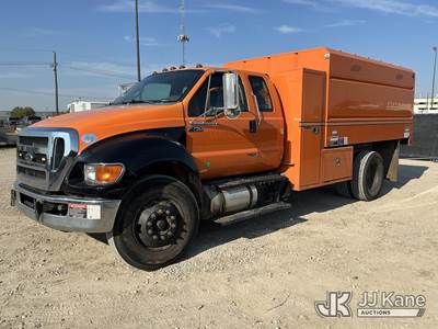 2015 Ford F-750 Chipper Dump Truck