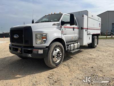 2017 Ford F-750 Extended-Cab Chipper Dump Truck