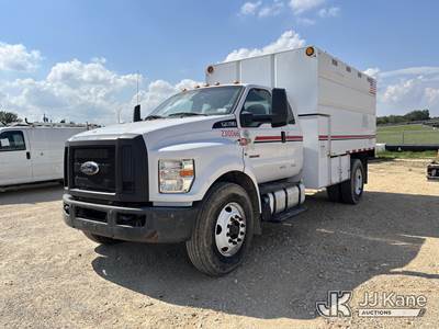 2017 Ford F750 Extended-Cab Chipper Dump Truck