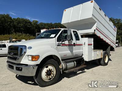 2015 Ford F750 Extended-Cab Chipper Dump Truck