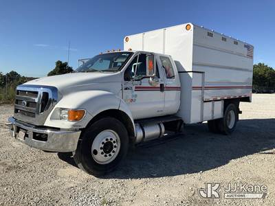 2015 Ford F-750 Extended-Cab Chipper Dump Truck