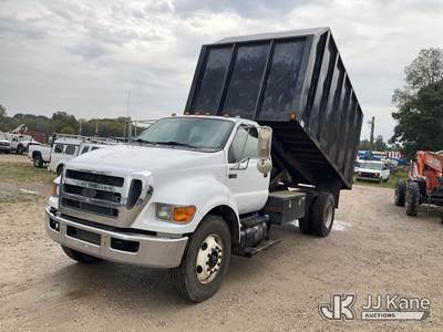 2011 Ford F-750 Regular Cab DRW Dump Chipper Truck