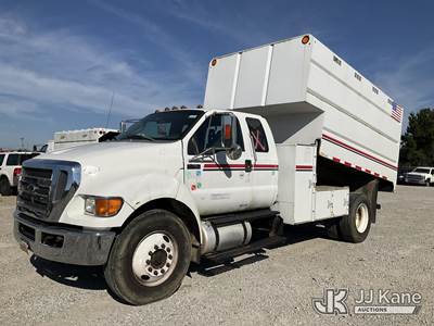 2015 Ford F-750 Extended-Cab Chipper Dump Truck