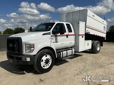 2017 Ford F-750 SuperCab DRW Extended-Cab Chipper Dump Truck