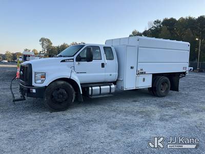 2017 Ford F750 Extended-Cab Chipper Dump Truck
