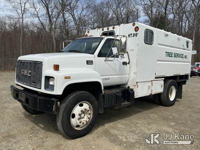 2002 GMC C6500 Chipper Dump Truck