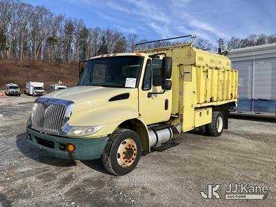 2005 International 4200 Chipper Dump Truck
