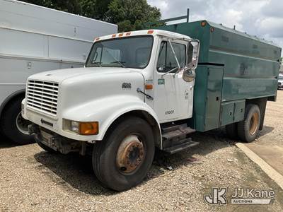 1999 International 4700 Chipper Dump Truck