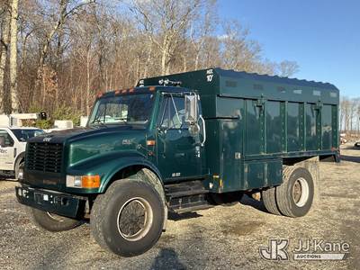 International 4900 Chipper Truck