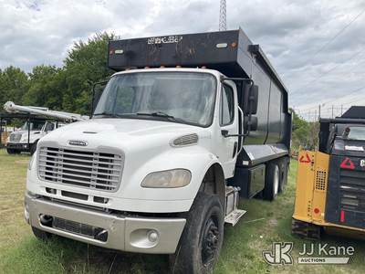 Freightliner M2 106 Crane