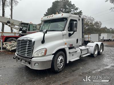 Freightliner Cascadia 125 Day Cab Truck