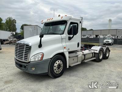 2014 Freightliner Cascadia 125 T/A Truck Tractor