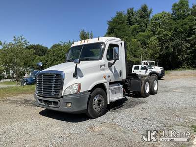 2013 Freightliner Cascadia 125 T/A Truck Tractor