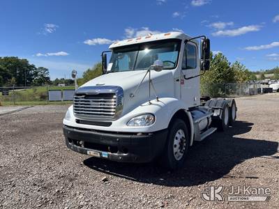 2005 Freightliner Columbia 112 T/A Truck Tractor