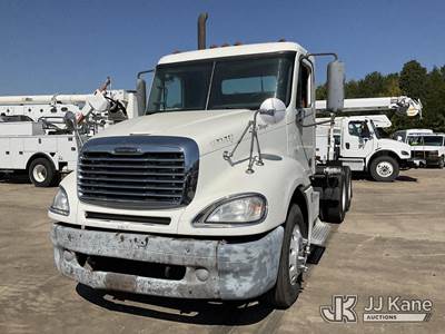 2004 Freightliner Columbia 120 Truck Tractor