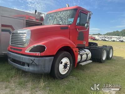 2005 Freightliner Columbia 120 Truck Tractor